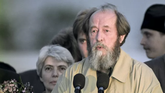 Писатель Александр Исаевич Солженицын Писатель Александр Исаевич Солженицын