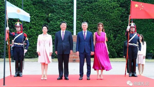 30 ноября - 2 декабря.  Аргентина. Си Цзиньпин с супругой Пэн Лиюань и президентская чета Аргентины.