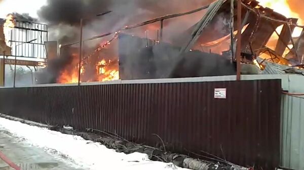 Крупный пожар в здании мебельной фабрики на улице Фабричной в подмосковном Щёлкове. 11 декабря 2018