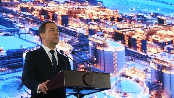 Председатель правительства РФ Дмитрий Медведев принимает участие в торжественной церемонии вывода завода Ямал СПГ на полную мощность. 11 декабря 2018