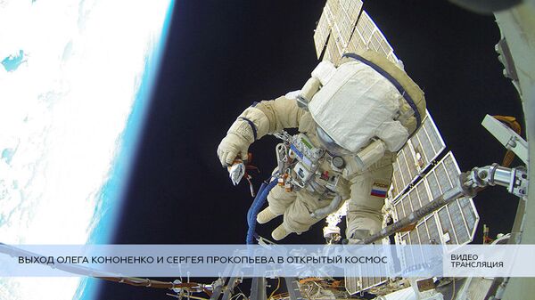 LIVE: Выход в открытый космос для осмотра дырки в корабле Союз МС-09