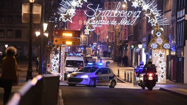 Полиция на рождественской ярмарке после стрельбы в Страсбурге