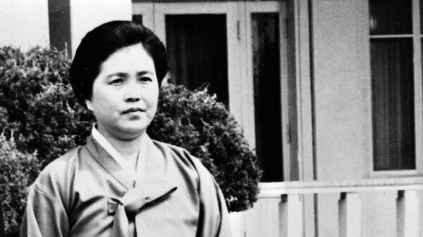 Ким Сон Э - вторая жена основателя КНДР Ким Ир Сена 