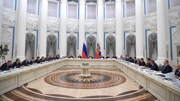 
Владимир Путин проводит заседание российского организационного комитета Победа в Кремле. 12 декабря 2018