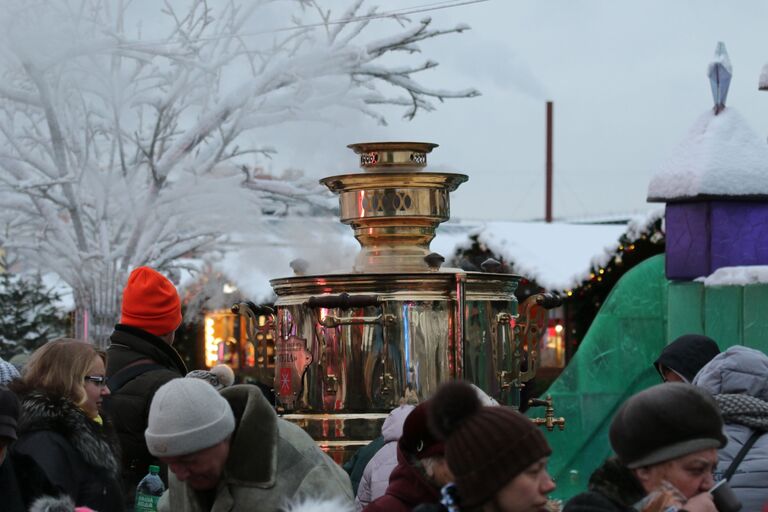 Огромный тульский самовар установлен на центральной площади города