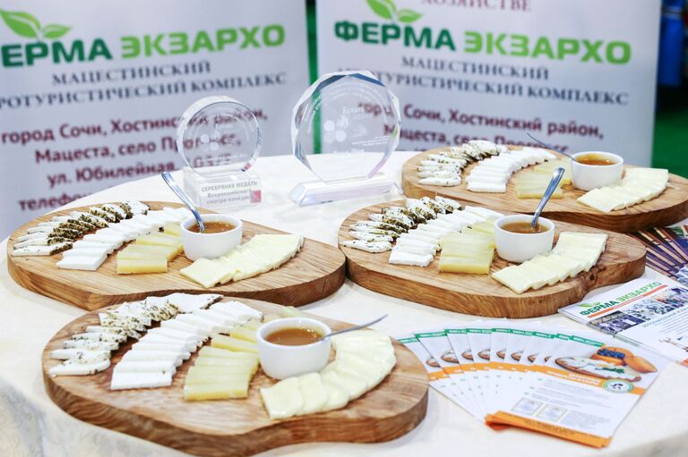 Сырная продукция агротуристического комплекса Ферма Экзархо''