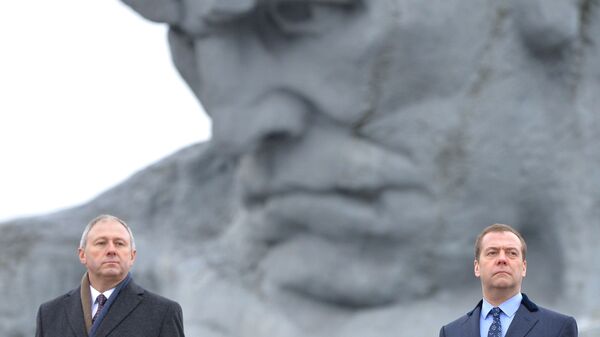  Дмитрий Медведев  и премьер-министр Белоруссии Сергей Румас во время посещения мемориального комплекса Брестская крепость-герой.  13 декабря 2018