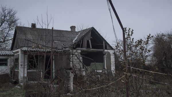 Разрушенный дом в Донецкой области