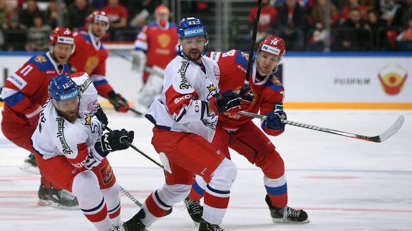 Хоккеисты сборной Чехии Иржи Новотны и Ондржей Немец (слева направо)