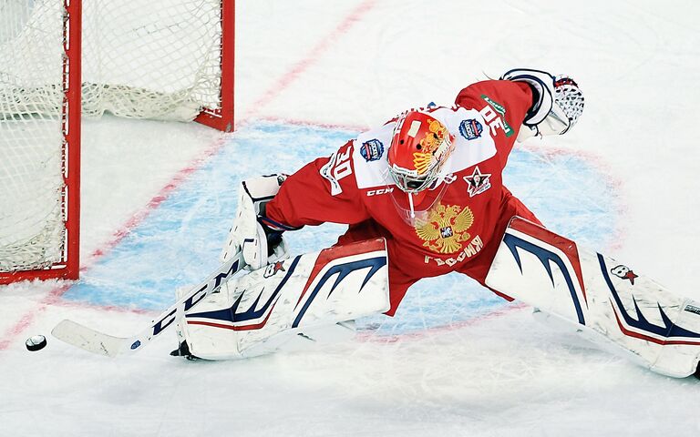 Вратарь сборной России Игорь Шестёркин Вратарь сборной России Игорь Шестёркин
