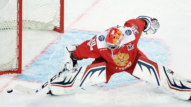 Вратарь сборной России Игорь Шестёркин