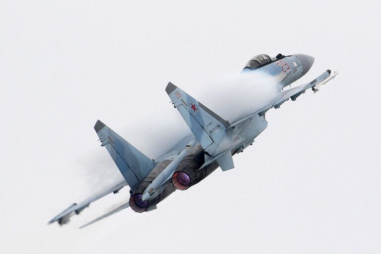 Российский многоцелевой сверхманёвренный истребитель Су-35