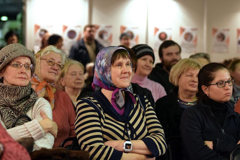 Зрители на православном фестивале Артос в Сокольниках