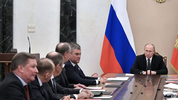 Президент РФ Владимир Путин проводит совещание с постоянными членами Совета безопасности РФ. 17 декабря 2018