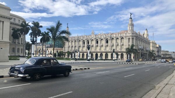 Вид на здание Большого театра Гаваны, Куба