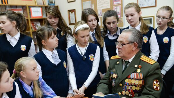 В Москве эксперты обсудили особенности патриотического воспитания молодежи
