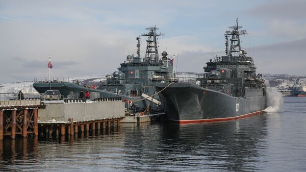 Большие десантные корабли Александр Отраковский и Кондопога в Североморске