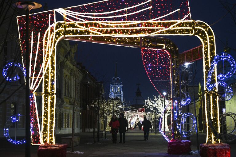 Новогодняя иллюминация на улице Металлистов в Туле