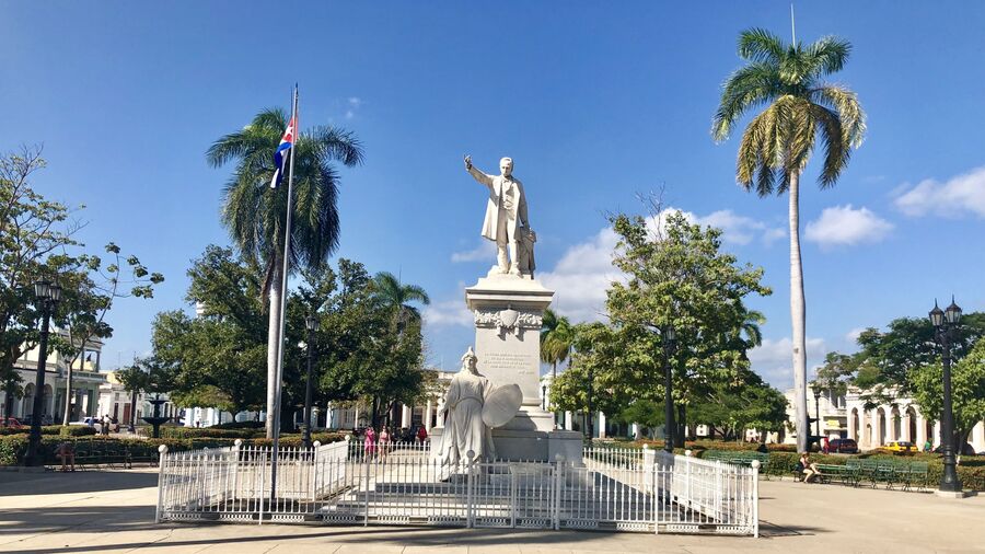 Центральная площадь Сьенфуэгоса, Куба