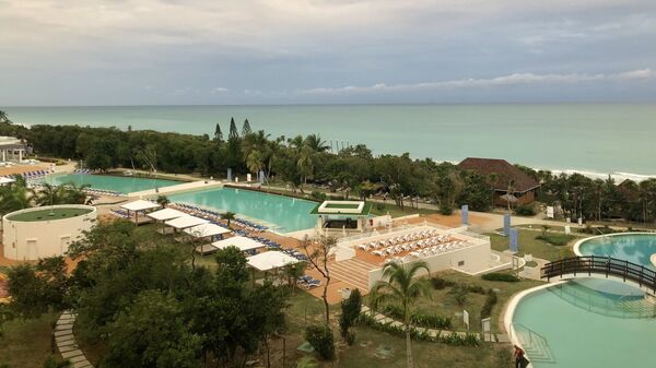 Вид на один их отелей Варадеро, Куба