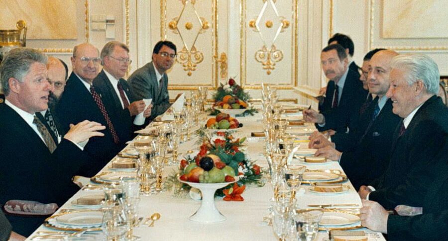 Президент США Билл Клинтон и президент России Борис Ельцин в Кремле. 1996 год 