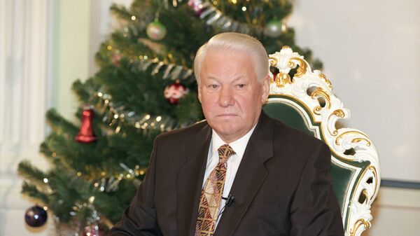 Президент России Борис Ельцин выступает с традиционным новогодним обращением к гражданам  России