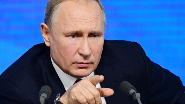 Президент РФ Владимир Путин на большой ежегодной пресс-конференции 