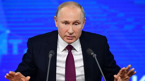 Президент РФ Владимир Путин на большой ежегодной пресс-конференции 