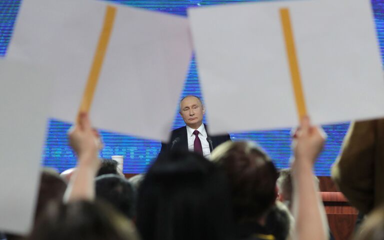 Президент РФ Владимир Путин во время ежегодной большой пресс-конференции