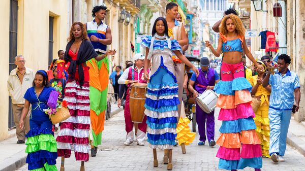Танцоры на улице Гаваны