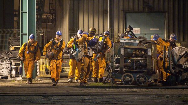 Спасатели у шахты ČSM-север в районе чешского города Карвина, где произошел взрыв метана. 20 декабря 2018