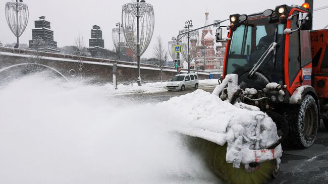 Уборка снега в Москве