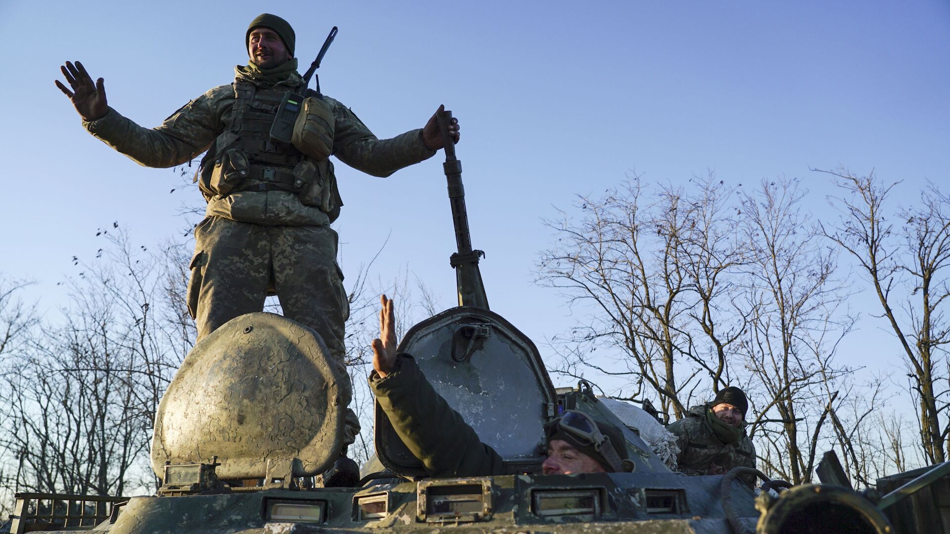 Украинские военнослужащие на БТР  - РИА Новости, 1920, 15.04.2022