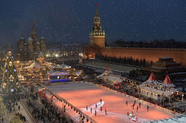 ГУМ-каток на Красной площади в Москве