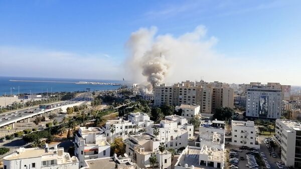 Дым над Триполи. Архивное фото