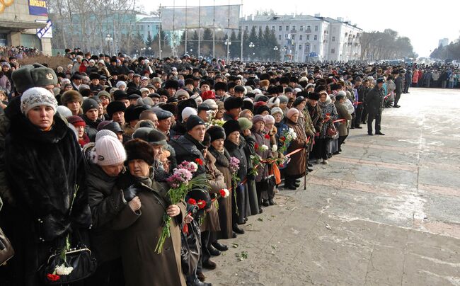 Похороны погибших на АПЛ Нерпа в Комсомольске-на-Амуре