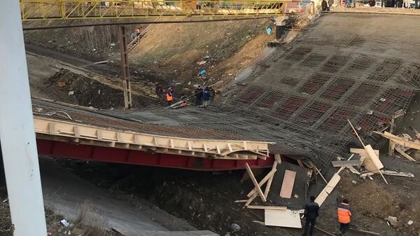 Обрушение автомобильного моста в городе Буйнакске в Дагестане. 25 декабря 2018