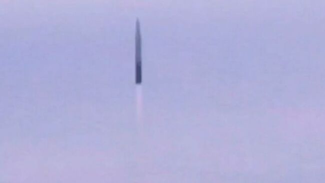 Запуск ракеты комплекса Авангард с гиперзвуковым боевым блоком