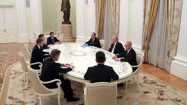 Владимир Путин во время встречи с избранными главами ряда субъектов РФ. 27 декабря 2018