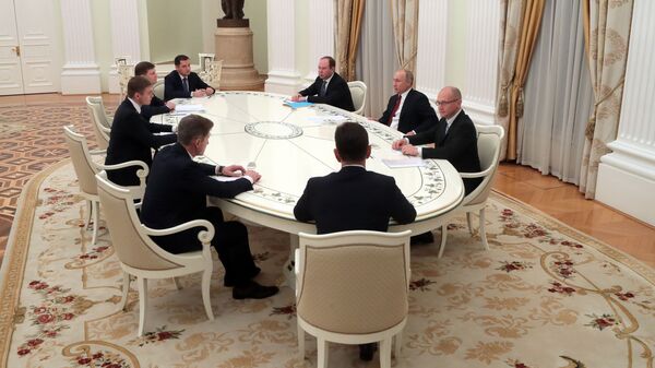 Президент РФ Владимир Путин во время встречи с избранными главами ряда субъектов РФ