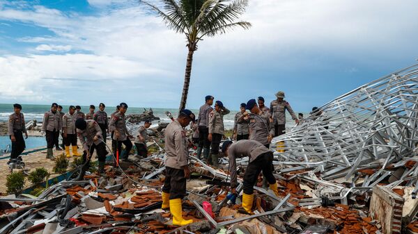 Последствия цунами в Индонезии. 24 декабря 2018 года