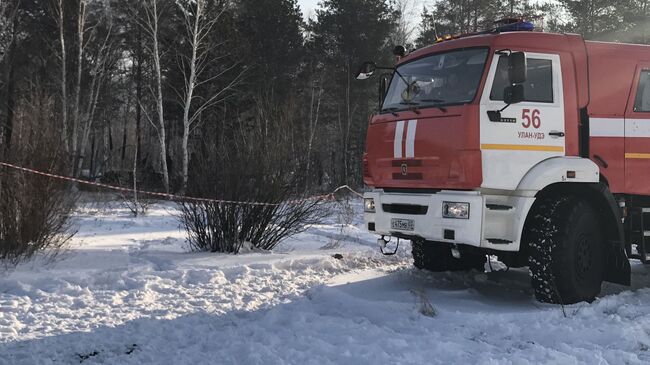 Спасатели на месте крушения частного самолета в Улан-Удэ, Бурятия. 30 декабря 2018