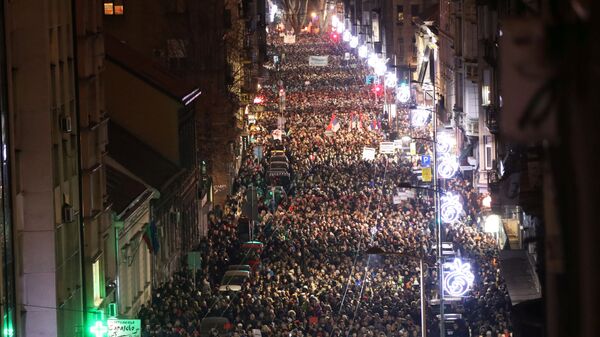 Антиправительственная акция протеста в Белграде, Сербия. 