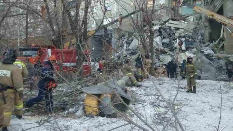 Обрушение подъезда в жилом доме в Магнитогорске. 31 декабря 2018