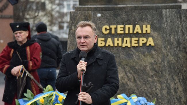 Мэр Львова Андрей Садовый выступает на митинге, приуроченном к 110-й годовщине со дня рождения Степана Бандеры, во Львове.  1 января 2019