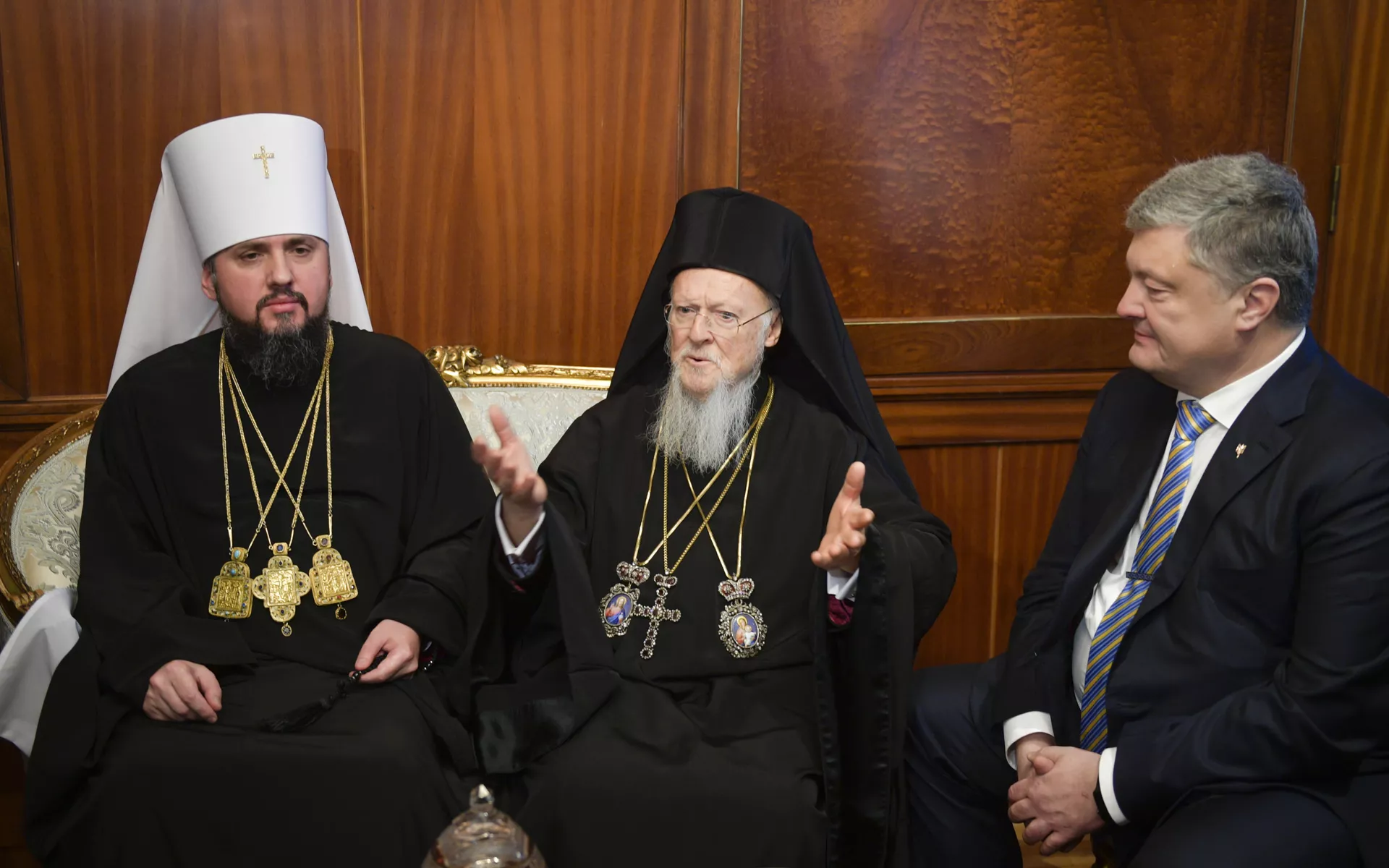 Президент Украины Петр Порошенко, Митрополит Епифаний и Вселенский Патриарх Варфоломей перед церемонией подписания томоса в Стамбуле, Турция. 5 января 2019 - РИА Новости, 1920, 03.04.2023