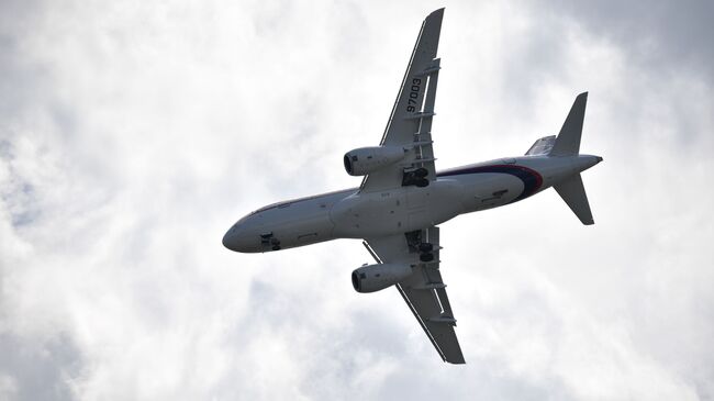 Самолет Sukhoi Superjet 100