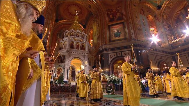 Рождественские богослужения прошли в Москве и Санкт-Петербурге