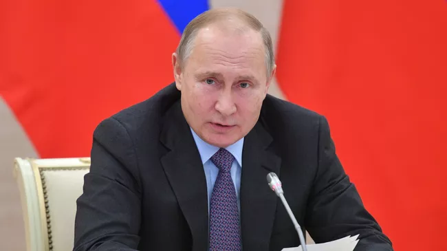 Президент РФ Владимир Путин проводит совещание по вопросу создания  культурно-образовательных и музейных комплексов во Владивостоке, Калининграде, Кемерове и Севастополе. 8 января 2019