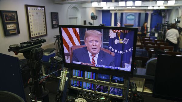 Президент США Дональд Трамп выступил со специальным телеобращением к американцам, посвященном шатдауну